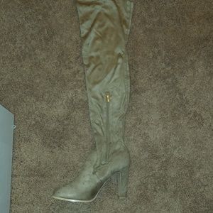 NeW in box forever 21 boots size10